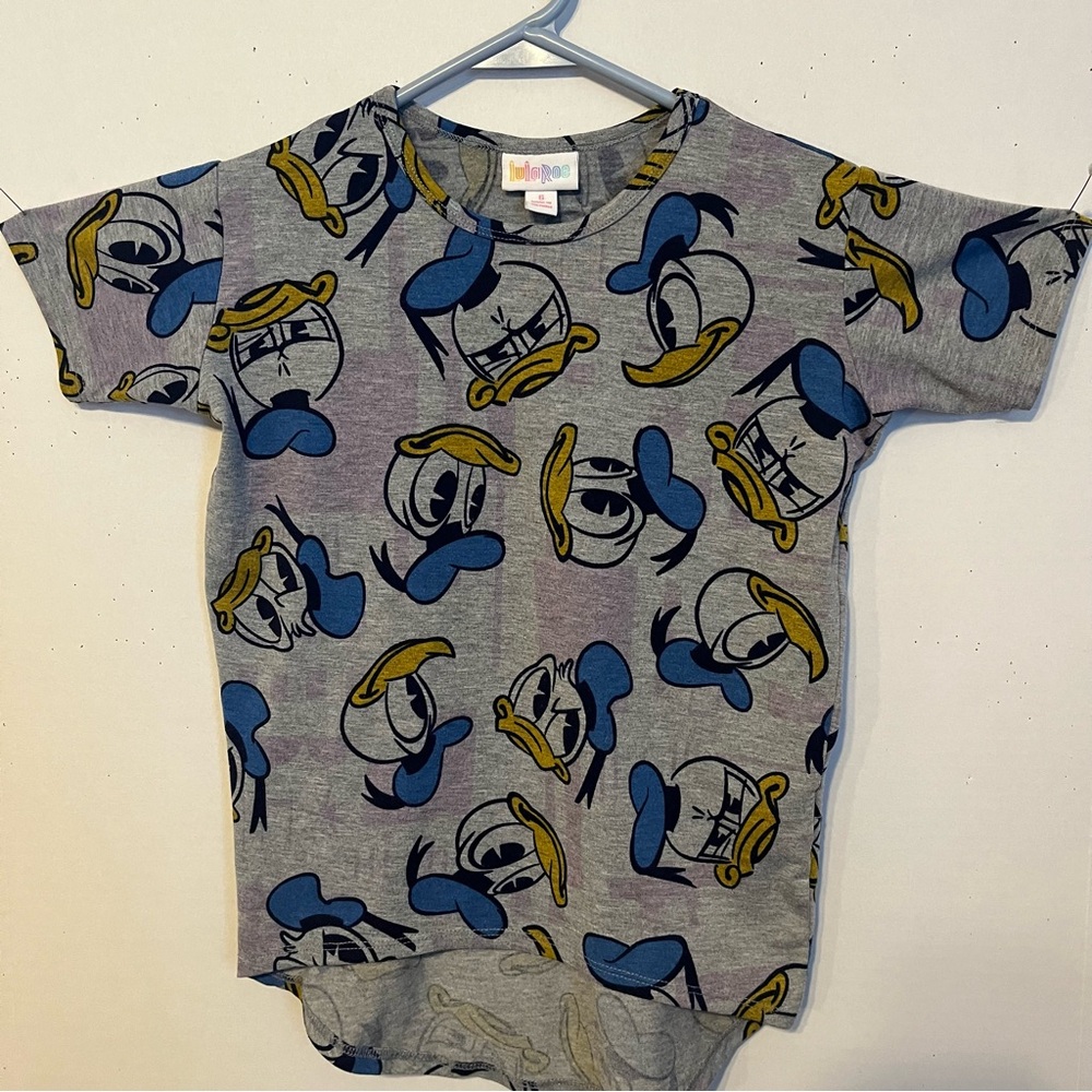 LuLaRoe girls size 6 gray top with Donald Duck motif.